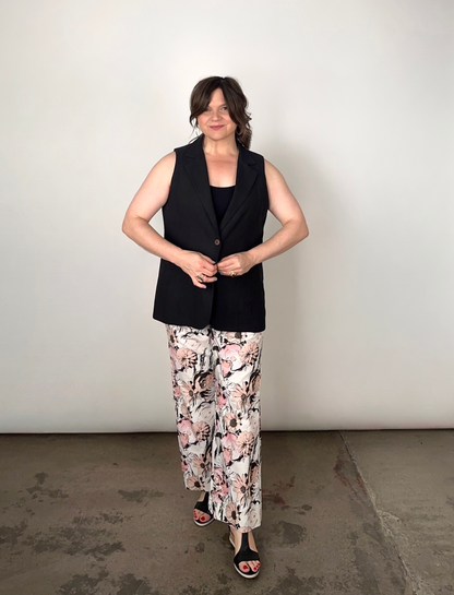 THE BREAKAWAY SLEEVELESS BLAZER