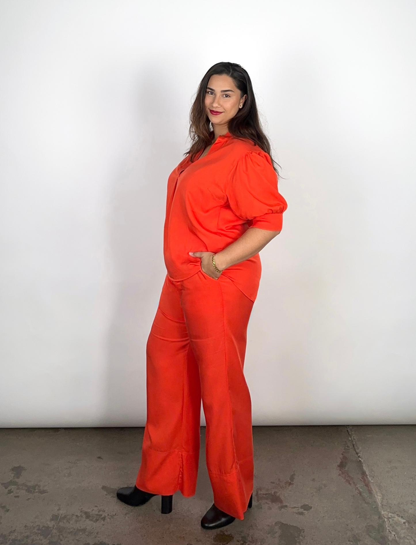 MAKE YOUR MOVE POPOVER BLOUSE in Sage (Ready to Wear Size 12)